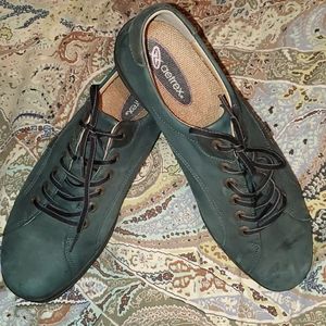 Hartjes XS Aetrex leather shoes